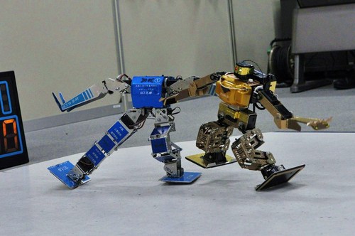 photo: 二足歩行ロボット練習会参加