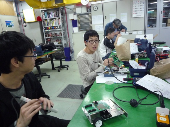 photo: ロボット・機械学科2年生　コース別製作実習始まる。