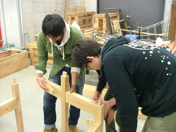 photo: 建築学科1年施工専攻　大型木造軸組組立実習実施